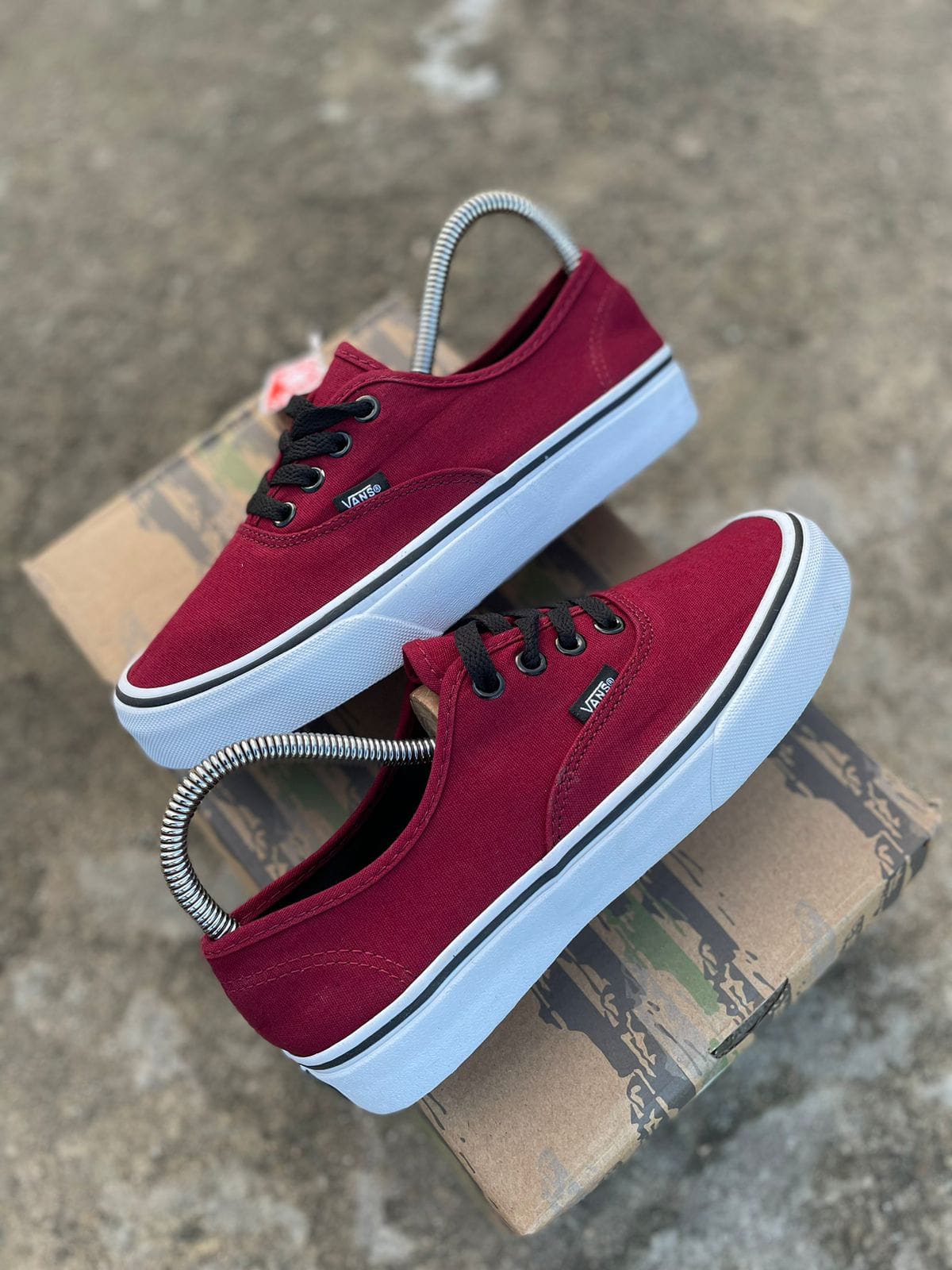 Unisex Classic Vans-Style Canvas Sneakers with Durable Rubber Sole, Double Layer Base, Comfortable Everyday Casual Shoes for Men & Women