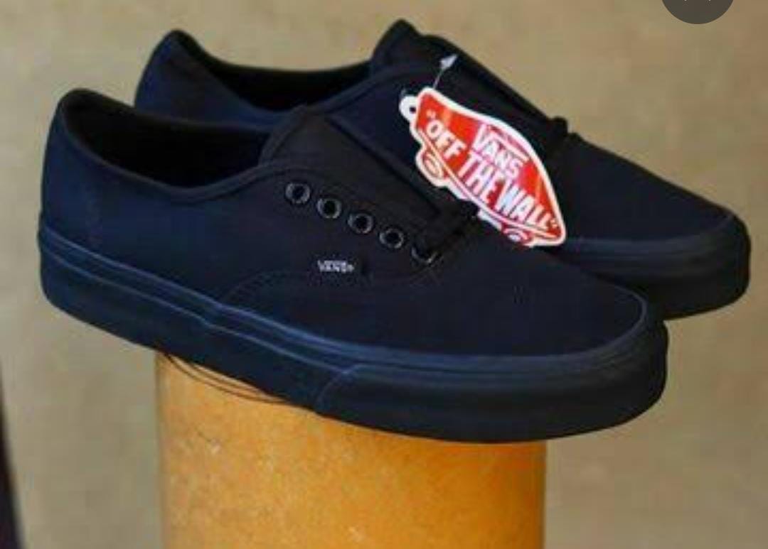 Unisex Classic Vans-Style Canvas Sneakers with Durable Rubber Sole, Double Layer Base, Comfortable Everyday Casual Shoes for Men & Women