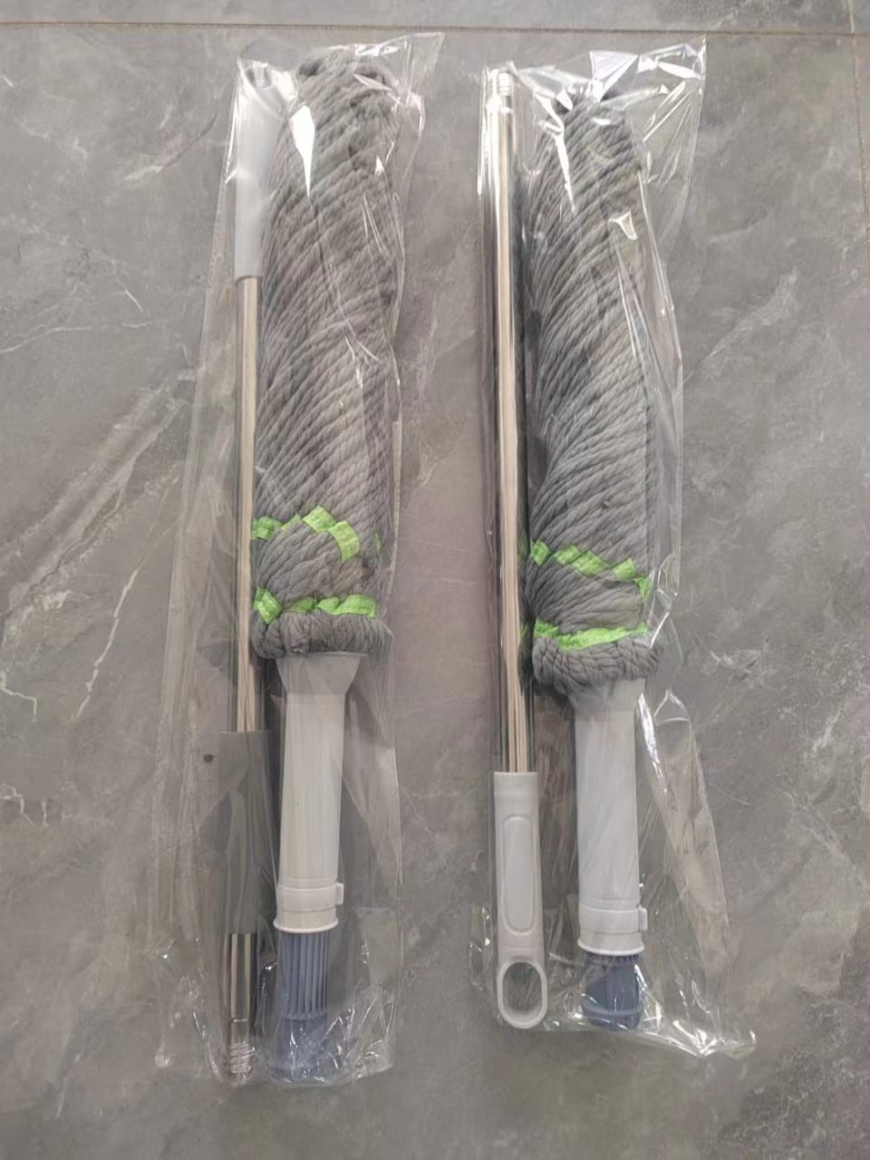 Self Wringing Twist Mop. Floor washing mop squeeze