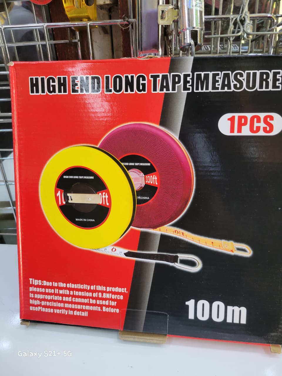 Long tape measure. 100M, 50M, 30 Mtape to take measurements of considerable longer spaces. Have a high elastticity, Well Calibrated with very visible calibrations.
