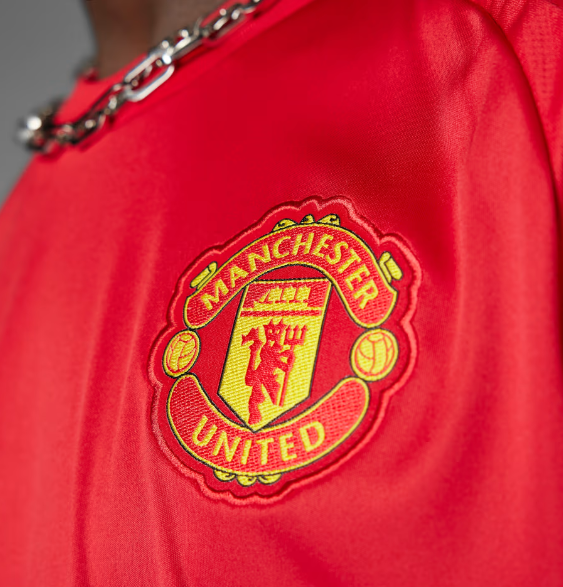 Latest 2024/2025 Manchester United Home/Away kit football jersey With A FREE custom name and number.
