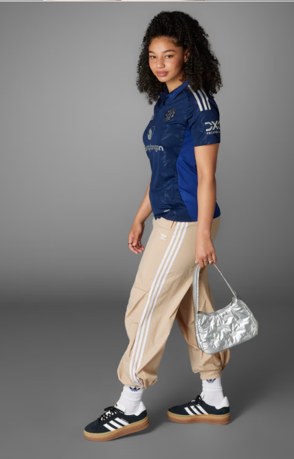 Latest 2024/2025 Manchester United Home/Away kit football jersey With A FREE custom name and number.