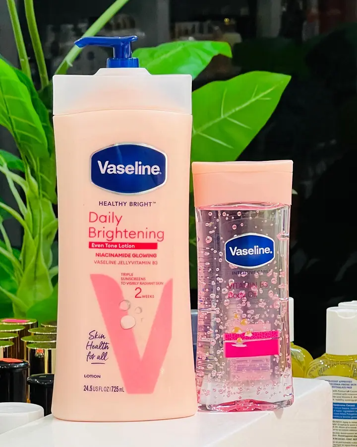 Vaseline Daily Brightening Even Tone Lotion with Niacinamide 725ml and Vaseline Vitamin B3 Body Oil 200ml Even Skin Tone, Brightens, Deeply Hydrates, Repairs Barrier, Non-greasy