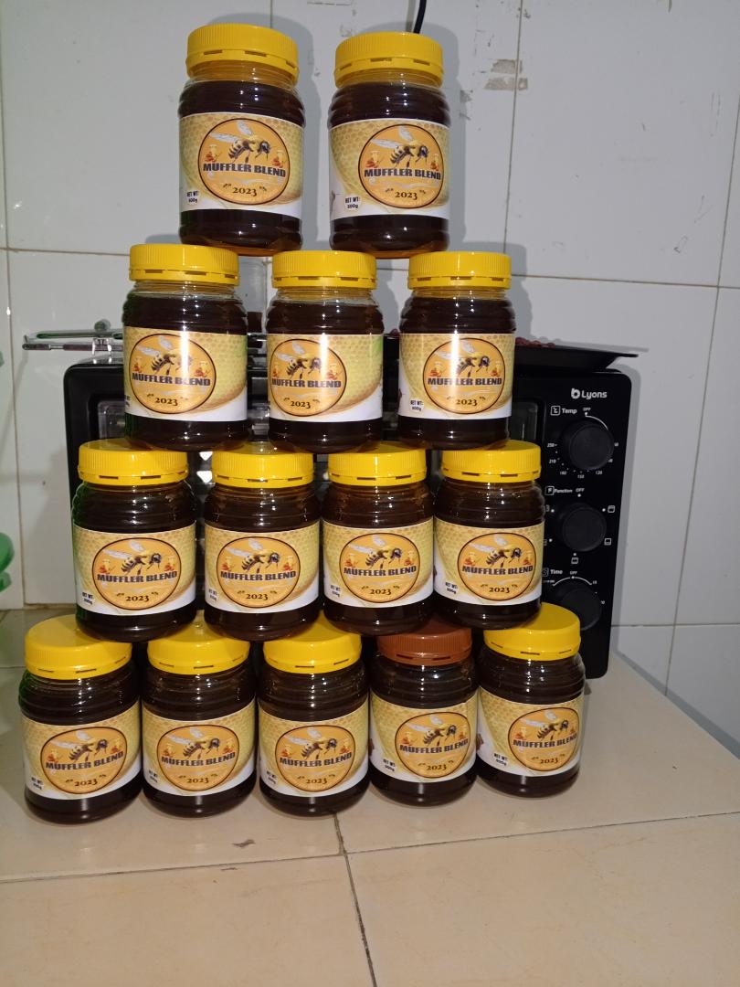 Muffler Blend Honey: Pure, Unfiltered Honey from Siaya County’s Lakeside, Crafted by Local Beekeepers for a Unique, Multi-Flower Flavor and Rich, Natural Sweetness in Every Drop