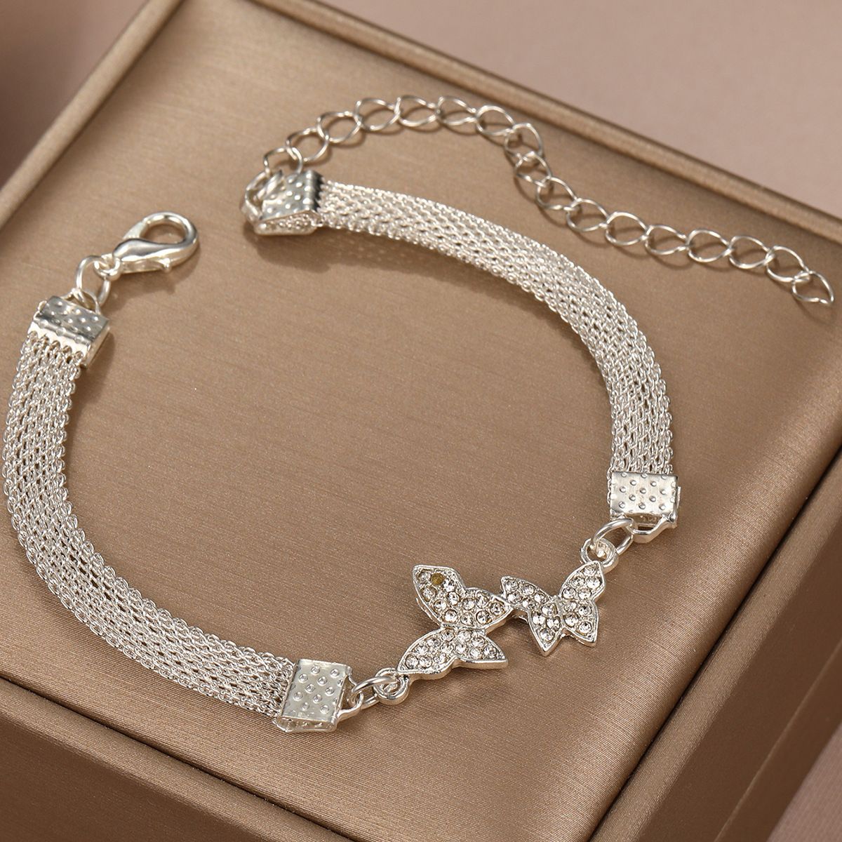 1pcs/set Fashionable and Versatile Luxury Diamond Inlay Butterfly Heart Bracelet for Women Silver