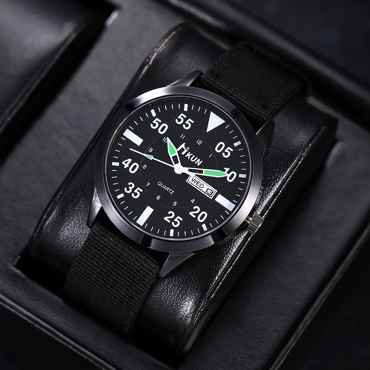 Men's Nylon Canvas Watch, Fashion Gift Calendar for Students, Outdoor Sports and Leisure Quartz Watch