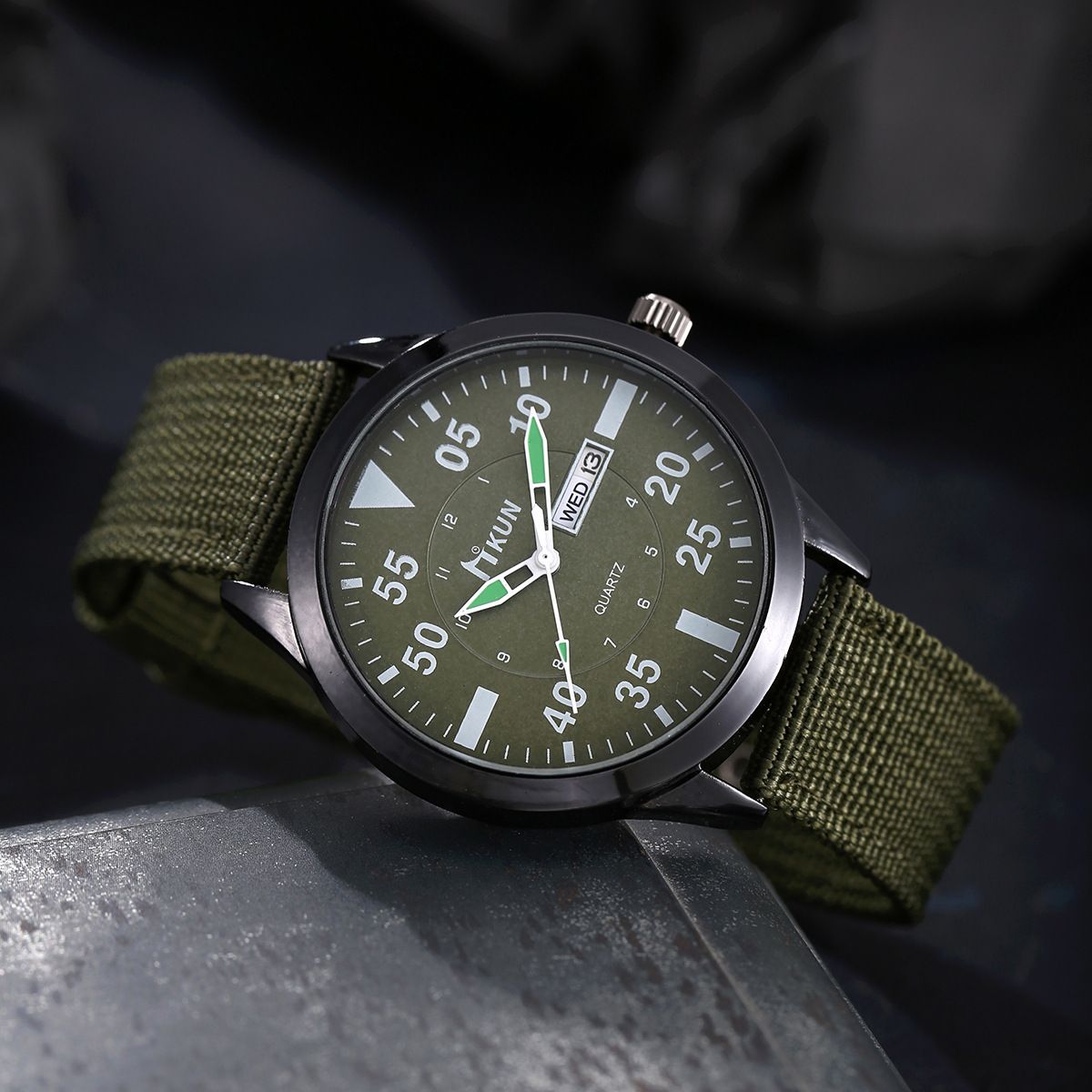 Men's Nylon Canvas Watch, Fashion Gift Calendar for Students, Outdoor Sports and Leisure Quartz Watch