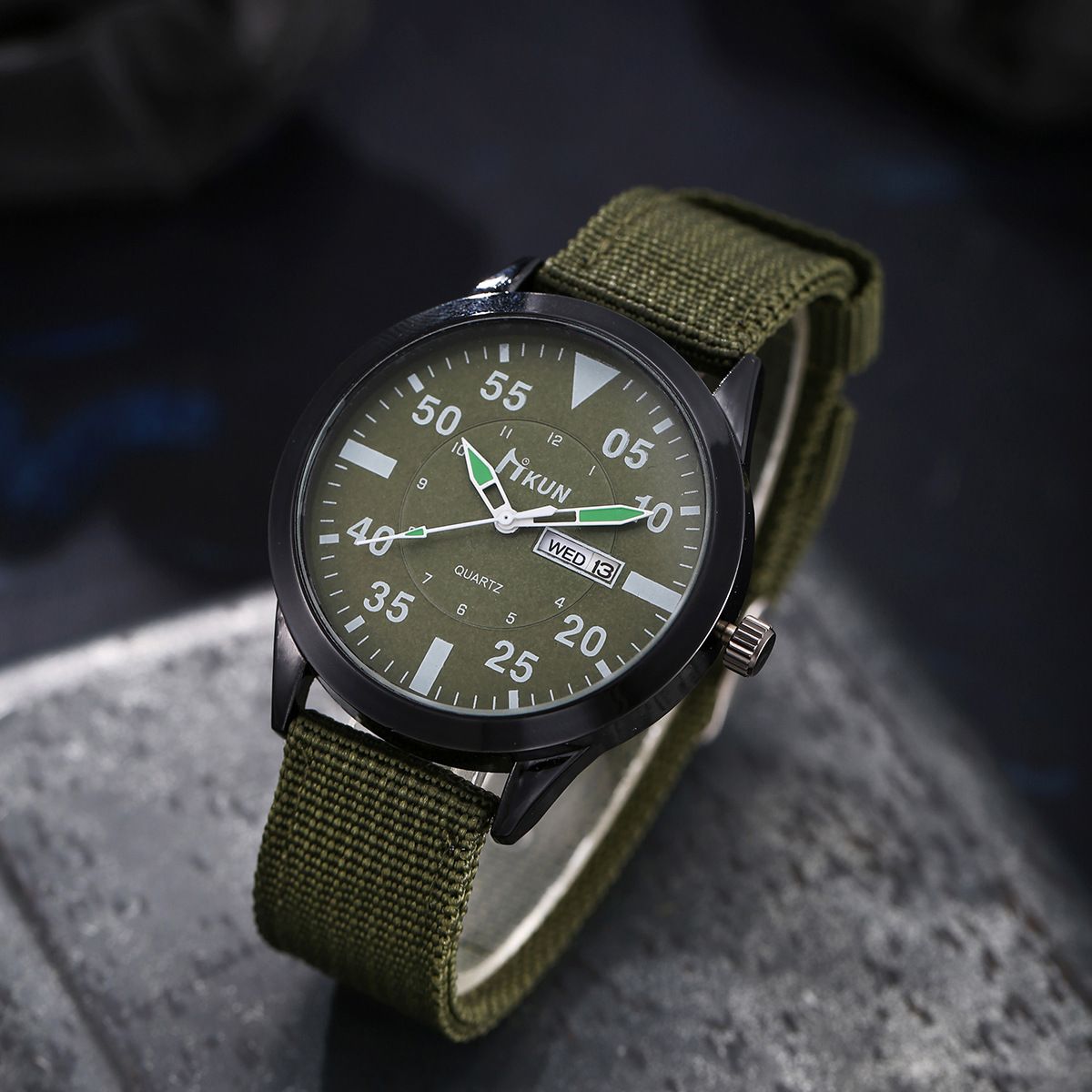 Men's Nylon Canvas Watch, Fashion Gift Calendar for Students, Outdoor Sports and Leisure Quartz Watch