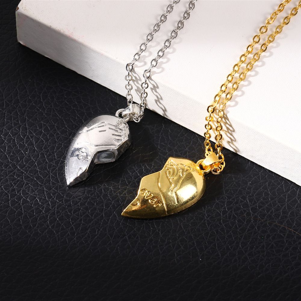 2pcCreative Design Sense Pendant Collar Necklace Pull Hook Heart-Shaped Magnetic Attraction Men and Women Couple Necklace Gift