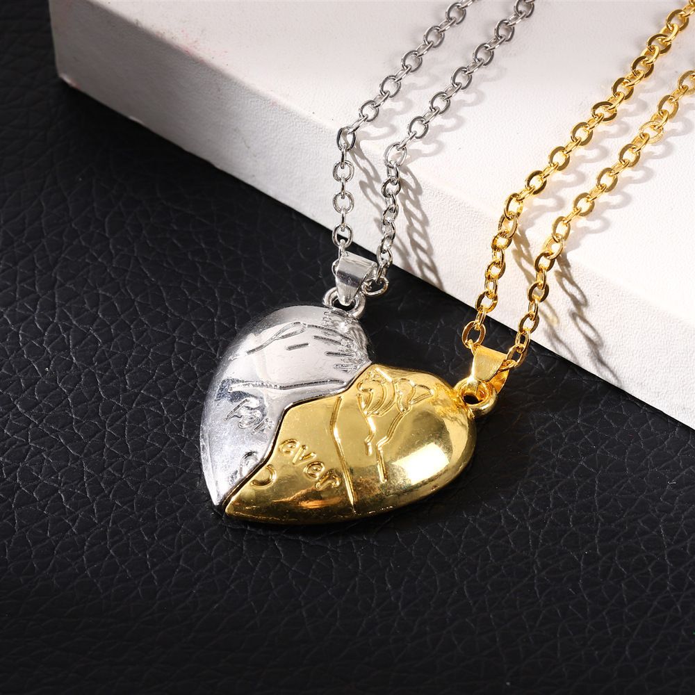 2pcCreative Design Sense Pendant Collar Necklace Pull Hook Heart-Shaped Magnetic Attraction Men and Women Couple Necklace Gift