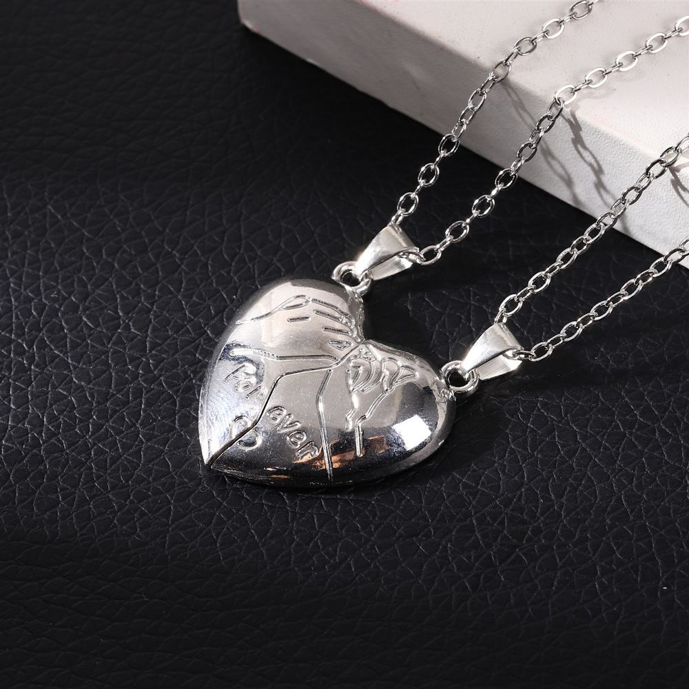 2pcCreative Design Sense Pendant Collar Necklace Pull Hook Heart-Shaped Magnetic Attraction Men and Women Couple Necklace Gift