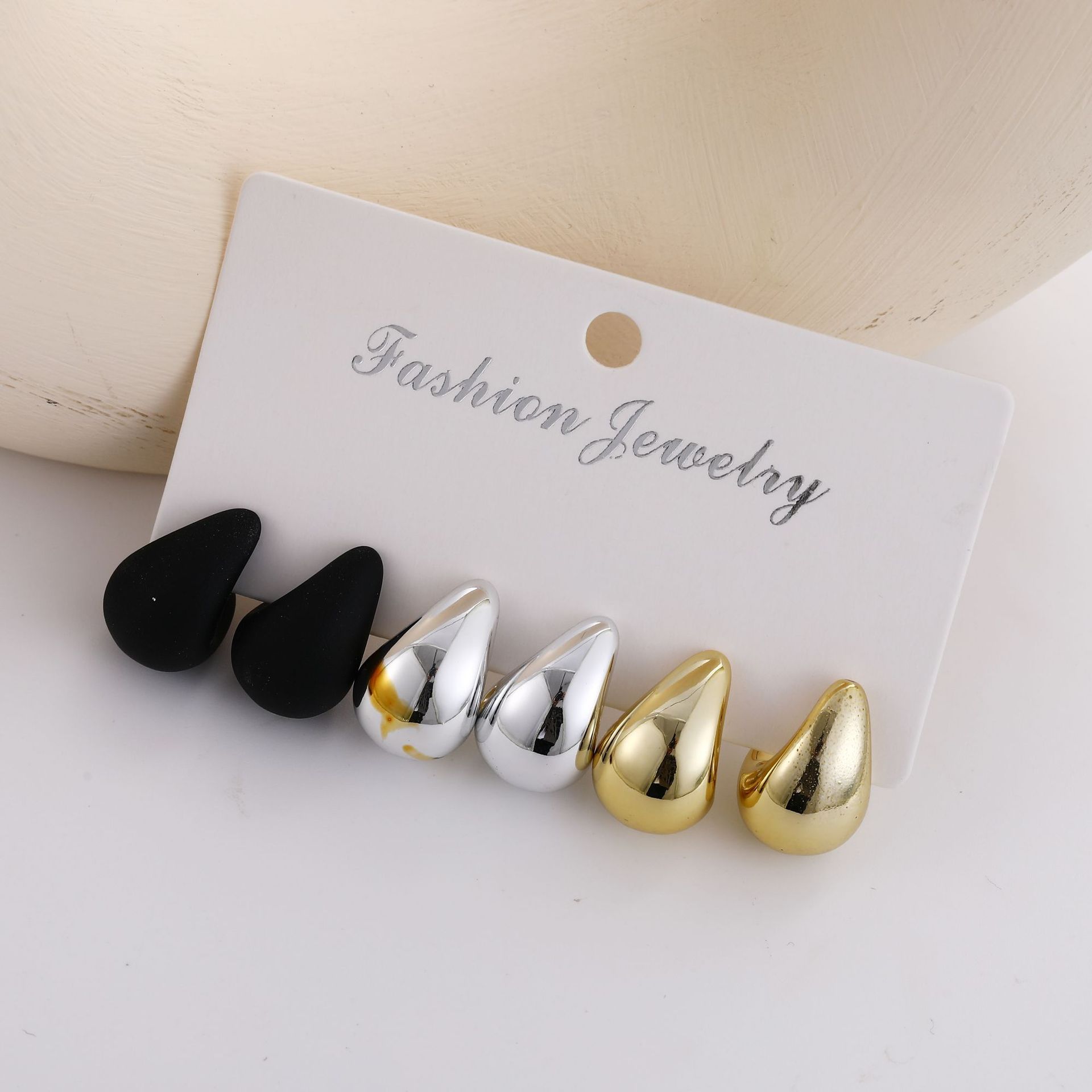 3PcsVintage teardrop-shaped elegant and versatile women's earrings