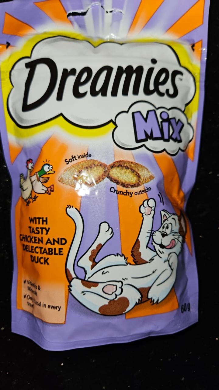 Dreamies Cat Treats - Chicken and Duck flavour