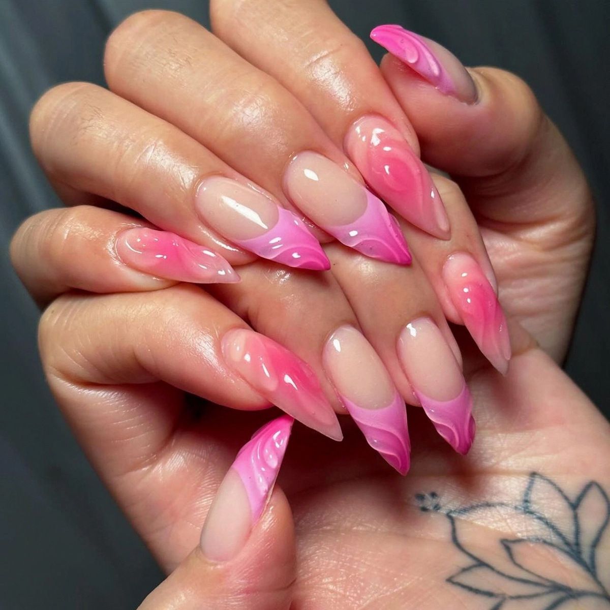 24Pcs/Set Pink Tear 3D Reusable Wearable False Nail Stickers Set Full Cover Nail Designs Press for Womens