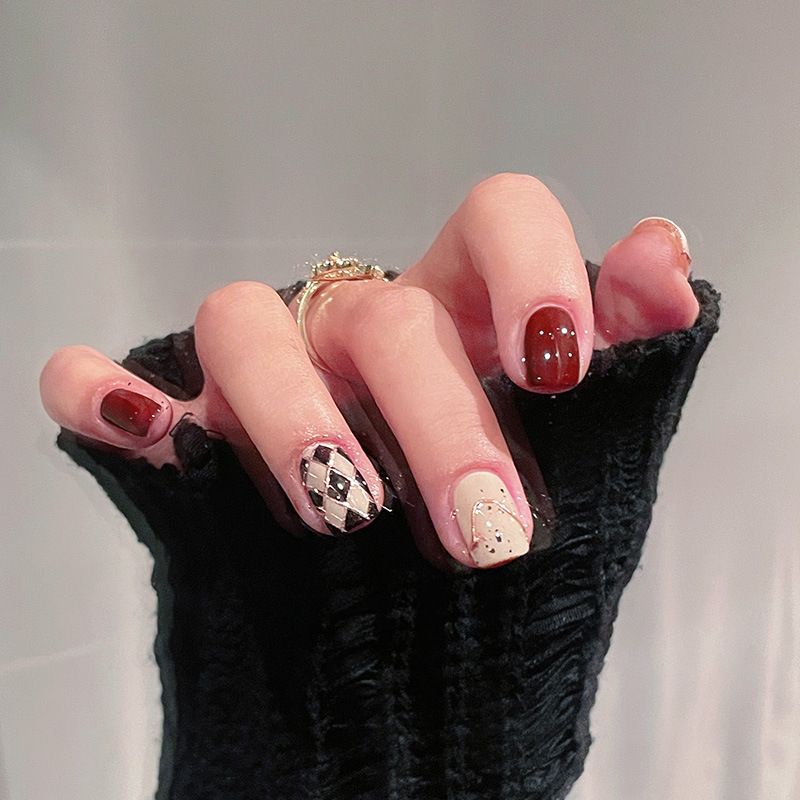Reusable Makeup Wearable Nails Artificial Nails Chips Manicure Wearable Nail Stickers Nail Art Chips Finished Press on Nail Wine Red