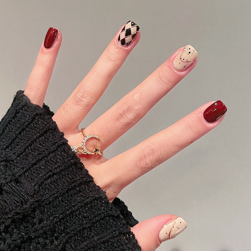 Reusable Makeup Wearable Nails Artificial Nails Chips Manicure Wearable Nail Stickers Nail Art Chips Finished Press on Nail Wine Red