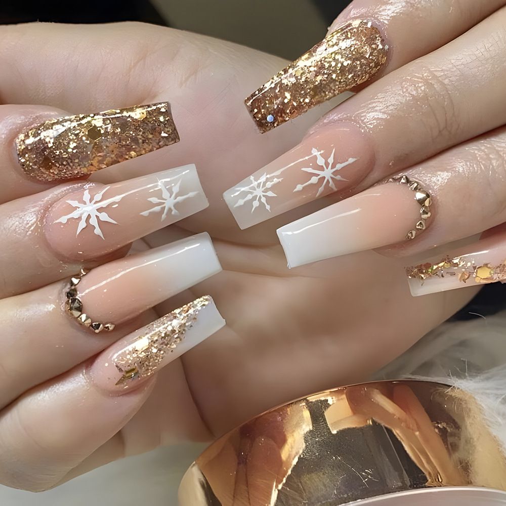 NEW 24pcs Christmas Fake Nails Reusable Stick On Nails Press on Full Cover False Nail Tips with Jelly Lengthy Stickers Makeup Accessories Gold Silver Snowflake Design view 5