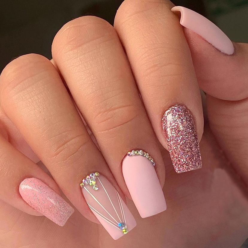 24pcs Shiny Fake Nails Reusable Stick On Nails Press on Full Cover False Nail Tips with Jelly Stickers Makeup Accessories Pink Color