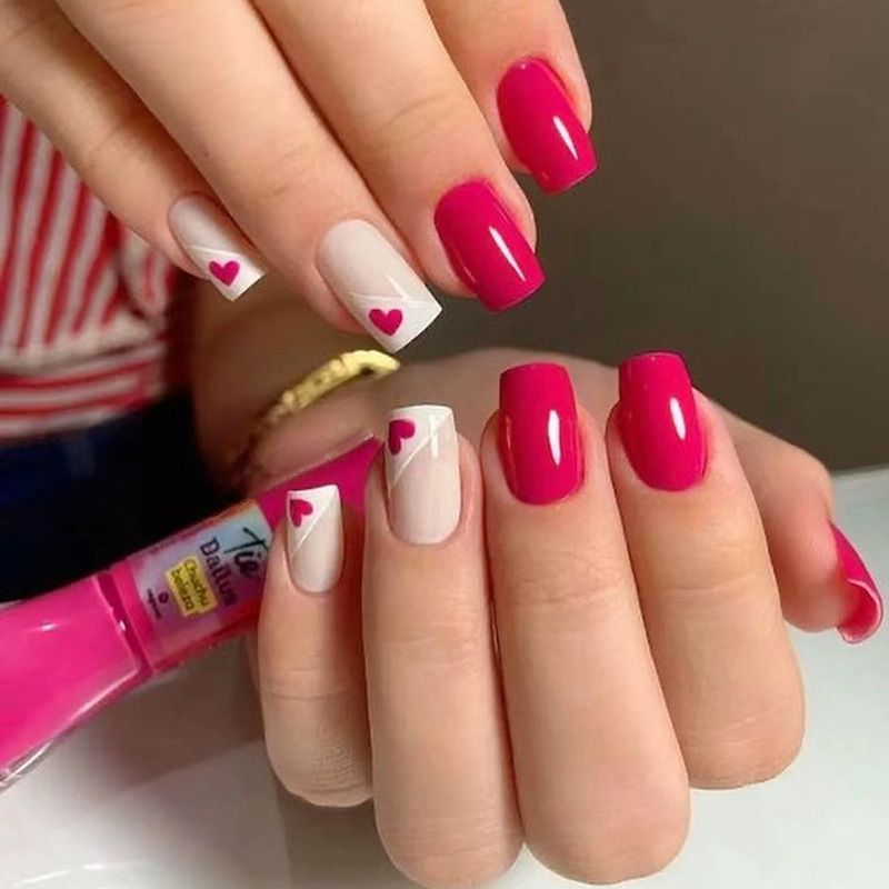 24pcs Wearable Fake Nails Reusable Stick On Nails Press on Full Cover Love Heart False Nail Tips with Jelly Stickers Makeup Accessories Rose Red