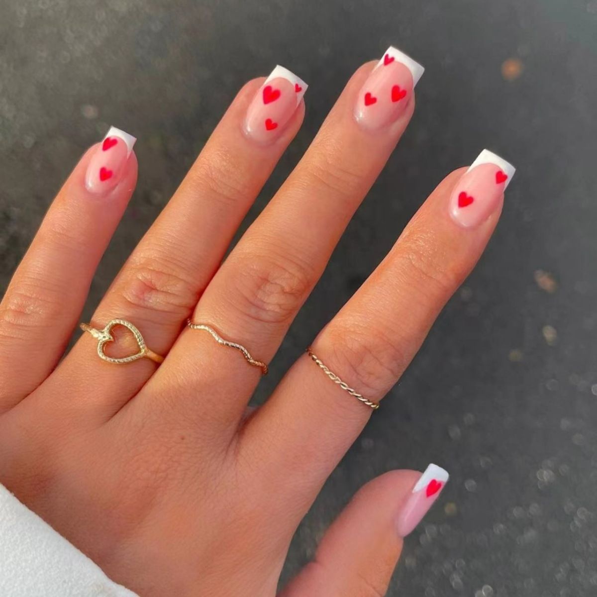 24pcs Wearable Fake Nails Reusable Stick On Nails Press on Full Cover Love Heart False Nail Tips with Jelly Stickers Makeup Accessories
