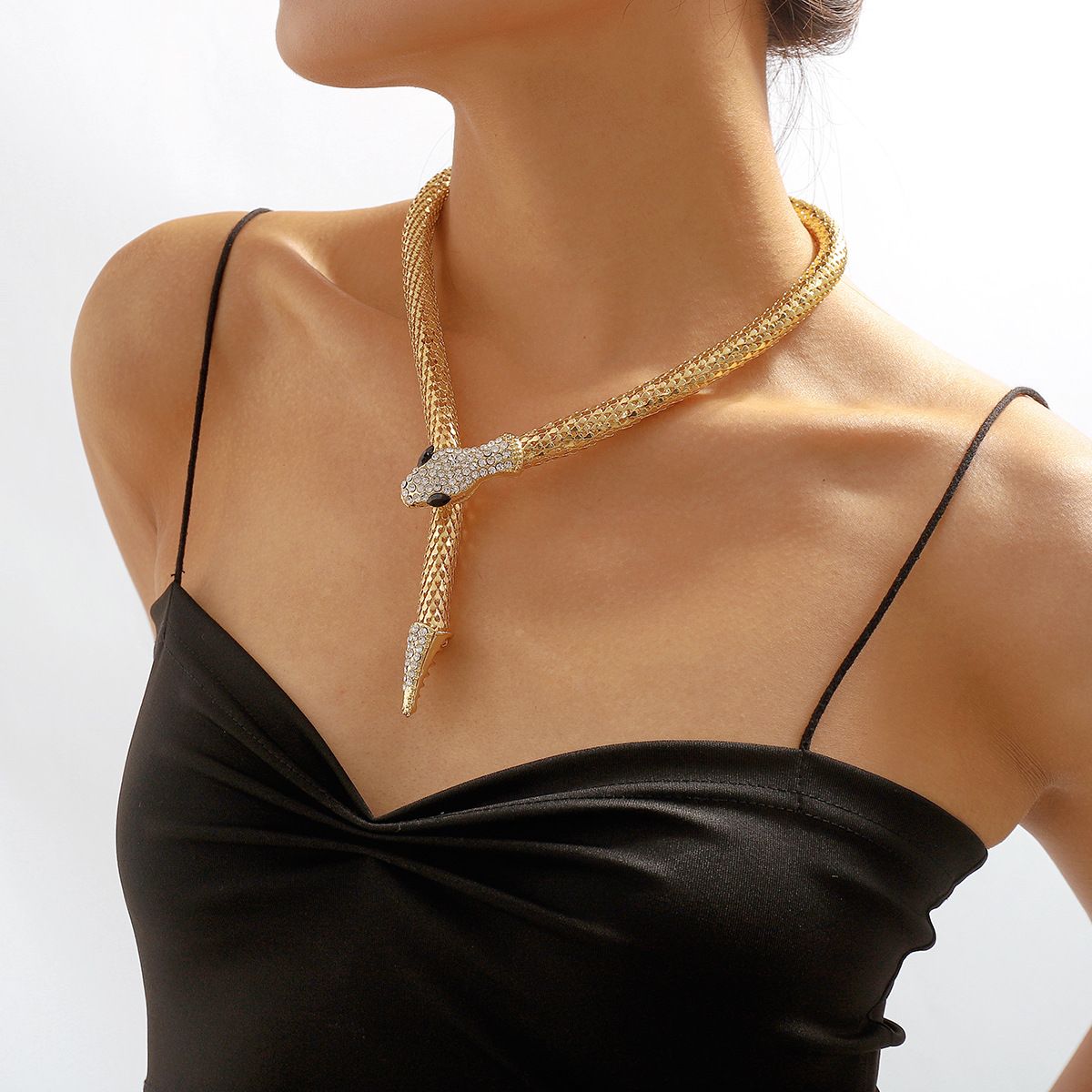 Luxy Snake Chain Necklace Golden Charm Hip Hop Fashion Jewelry Short Necklace For Woman Girl's Accessories Rhinestone