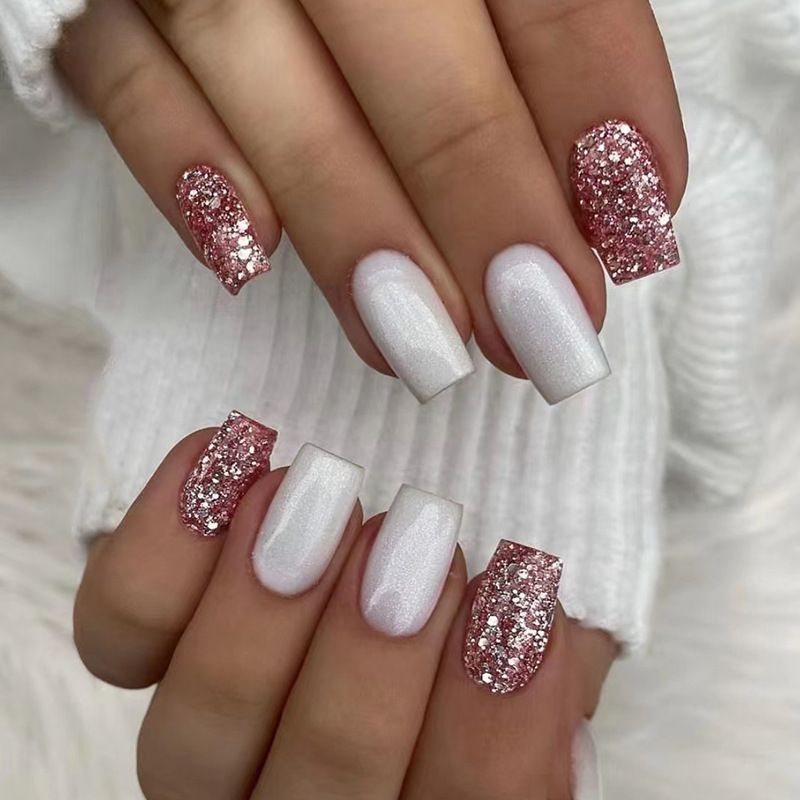 24pcs Shiny Wearable Fake Nails Reusable Stick On Nails Press on Full Cover False Nail Tips with Jelly Stickers Makeup Accessories