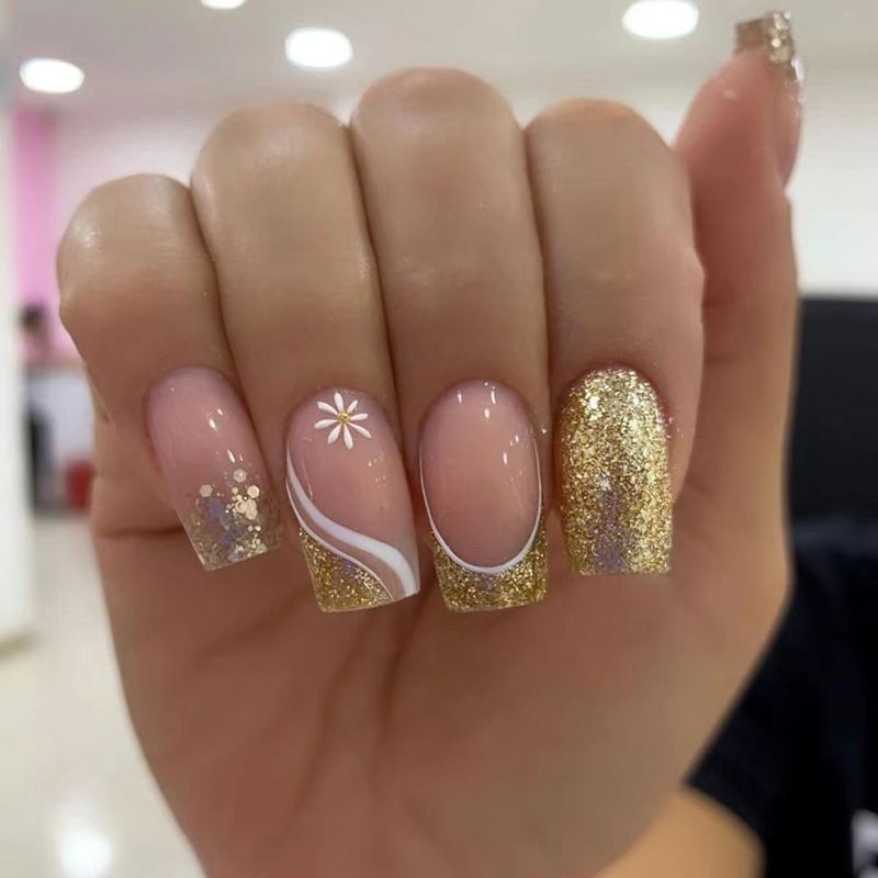 24pcs Shiny Wearable Fake Nails Reusable Stick On Nails Press on Full Cover False Nail Tips with Jelly Stickers Makeup Accessories view 4