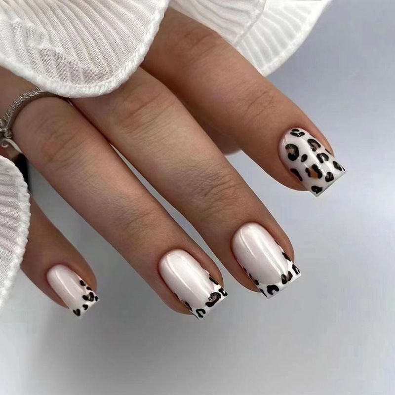 24pcs Leopard Print Wearable Fake Nails French Style Reusable Stick On Nails Press on Full Cover False Nail Tips with Jelly Stickers Makeup Accessories