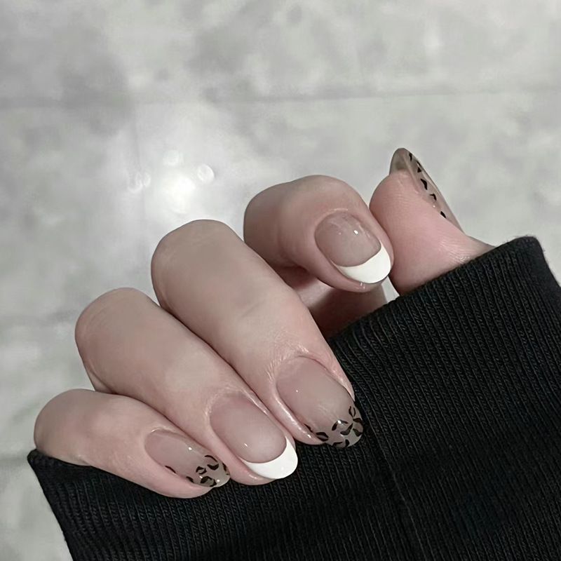 24pcs Leopard Print Wearable Fake Nails French Style Reusable Stick On Nails Press on Full Cover False Nail Tips with Jelly Stickers Makeup Accessories