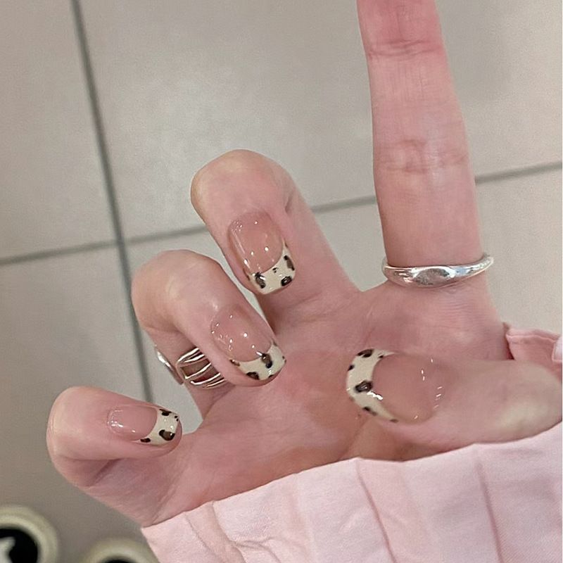 24pcs Leopard Print Wearable Fake Nails French Style Reusable Stick On Nails Press on Full Cover False Nail Tips with Jelly Stickers Makeup Accessories view 3