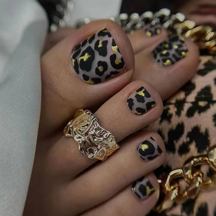 24 pcs Leopard Print Toe Fake Nails Toenail Wearable Nail Stickers Detachable False Nail Tips With Jelly Stickers Toes Nails Art