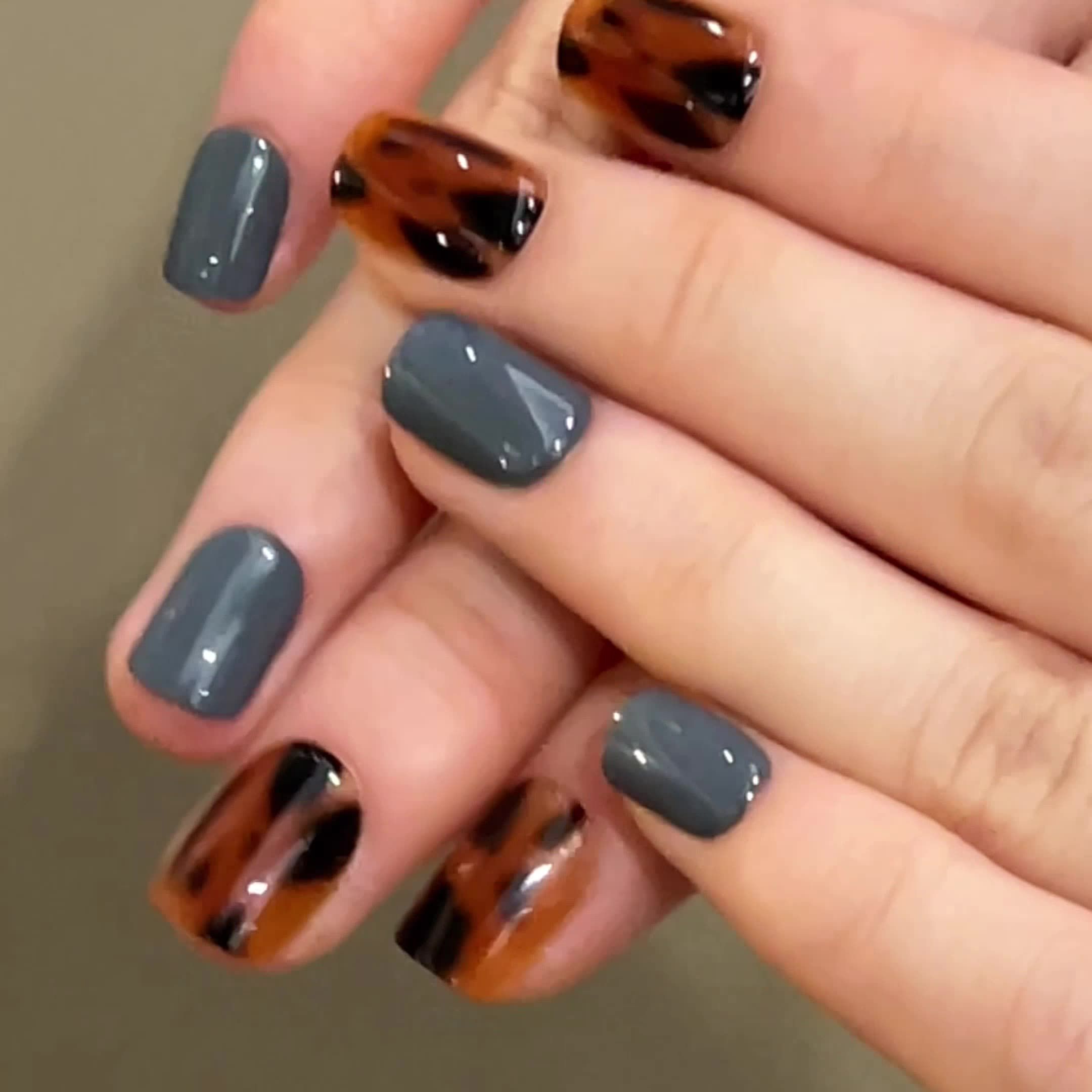 24pcs Leopard Print Wearable Fake Nails Reusable Stick On Nails Press on Full Cover False Nail Tips with Jelly Stickers Makeup Accessories view 5