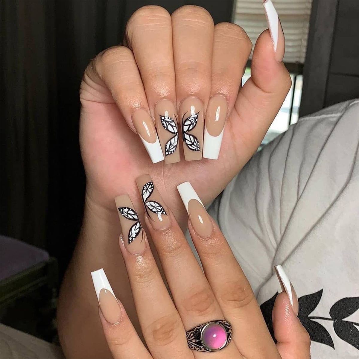 24pcs Wearable Fake Nails French Tip Butterfly Reusable Stick On Nails Press on Full Cover False Nail Tips with Jelly Stickers Makeup Accessories Pink Naked Color