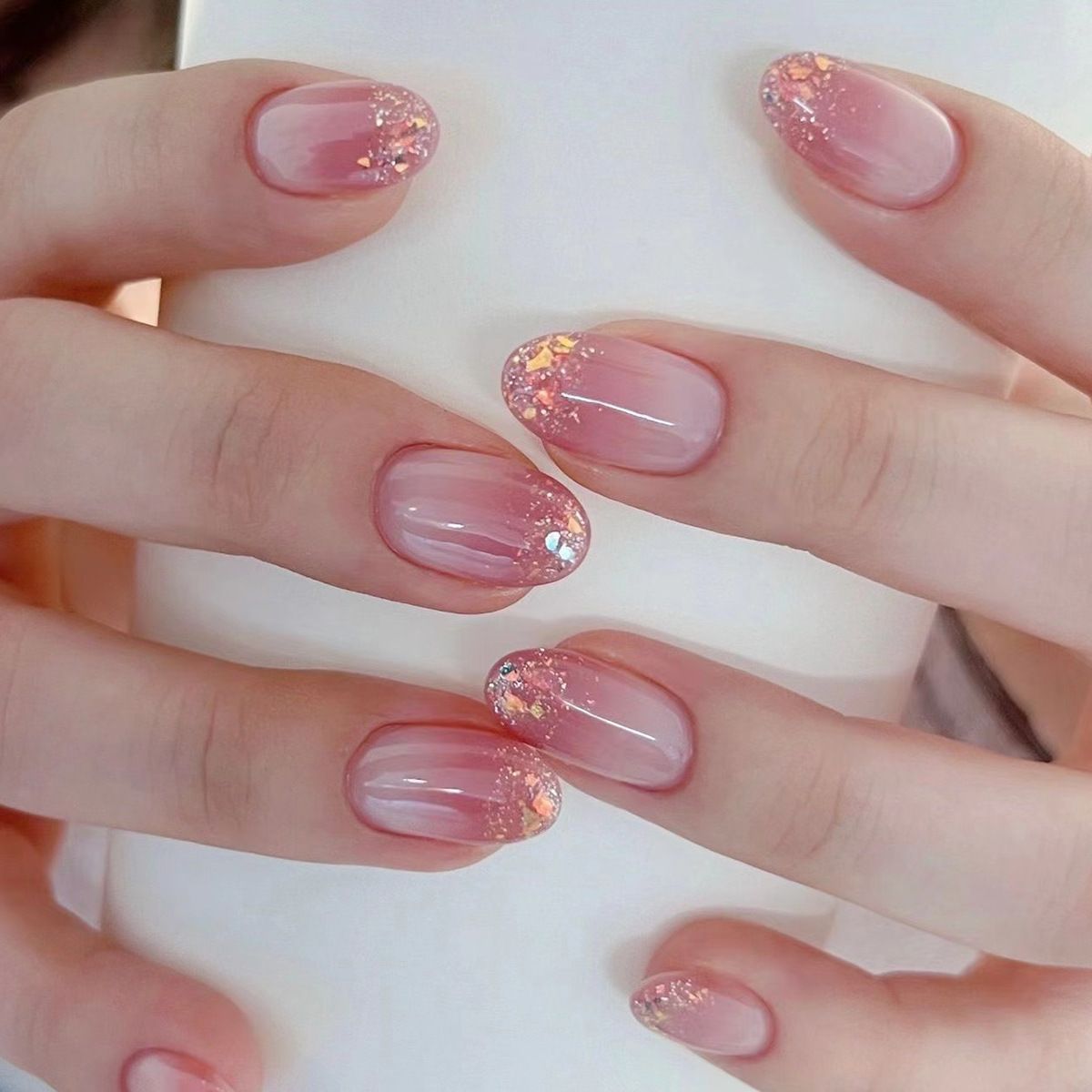 24pcs French Tip Glitter Round Wearable Fake Nails Reusable Stick On Nails Press on Full Cover False Nail Tips with Jelly Stickers Makeup Accessories Pink Color