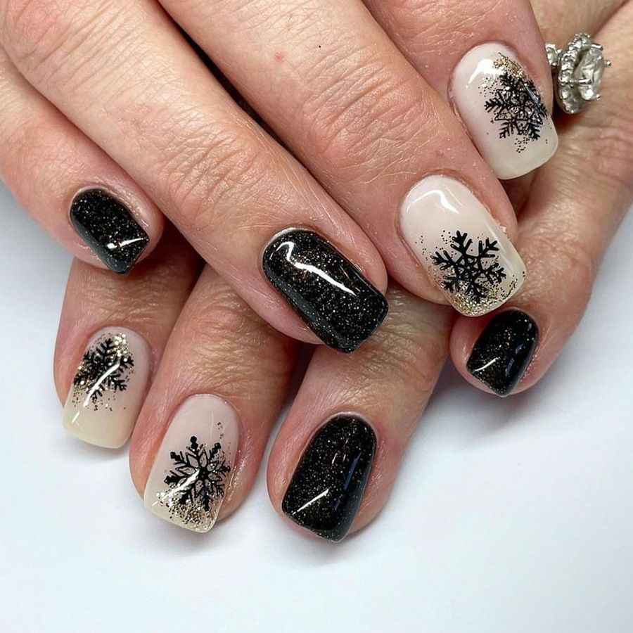 24pcs Shiny Wearable Fake Nails Reusable Stick On Nails Press on Full Cover False Nail Tips with Jelly Stickers Makeup Accessories Nail Art Christmas view 3