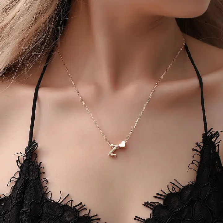 Fashionable love 26 English letters pendant necklace Creative versatile peach heart-shaped short clavicle chain