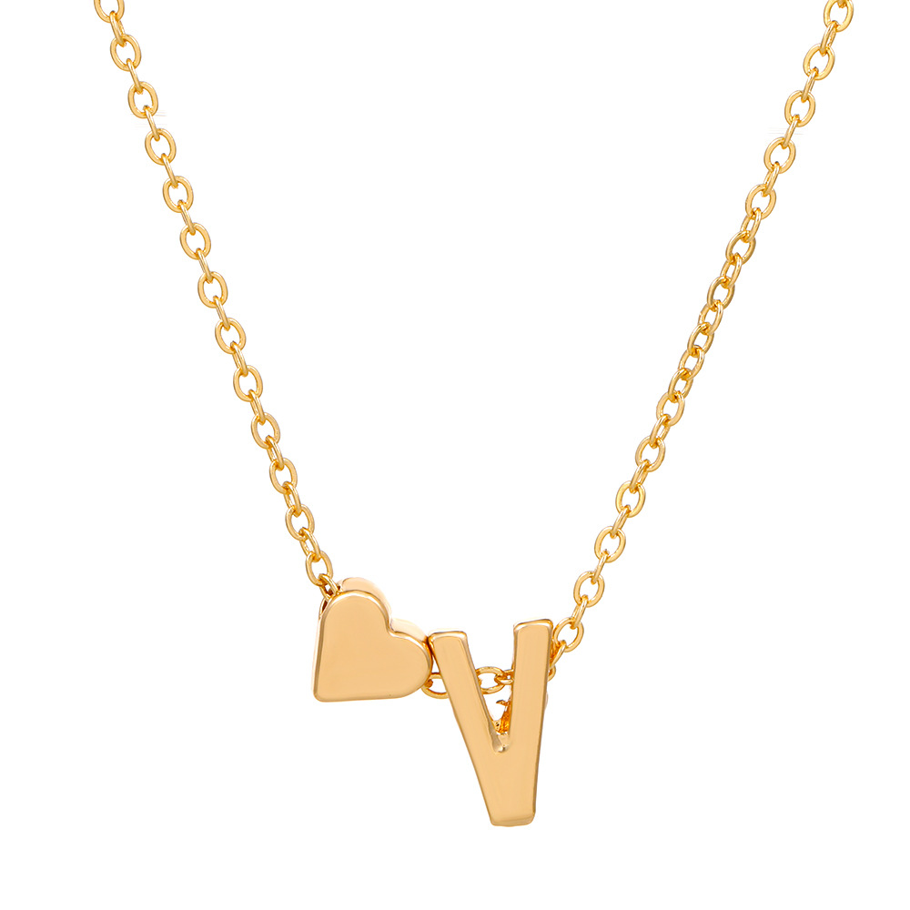 Fashionable love 26 English letters pendant necklace Creative versatile peach heart-shaped short clavicle chain