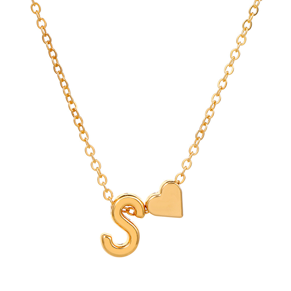 Fashionable love 26 English letters pendant necklace Creative versatile peach heart-shaped short clavicle chain