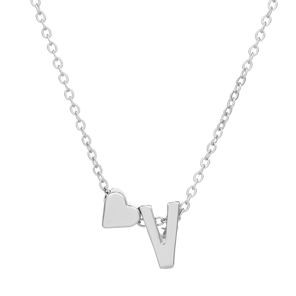 Fashionable love 26 English letters pendant necklace Creative versatile peach heart-shaped short clavicle chain