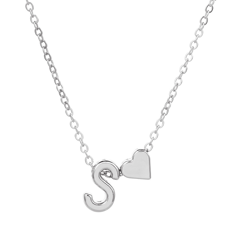 Fashionable love 26 English letters pendant necklace Creative versatile peach heart-shaped short clavicle chain