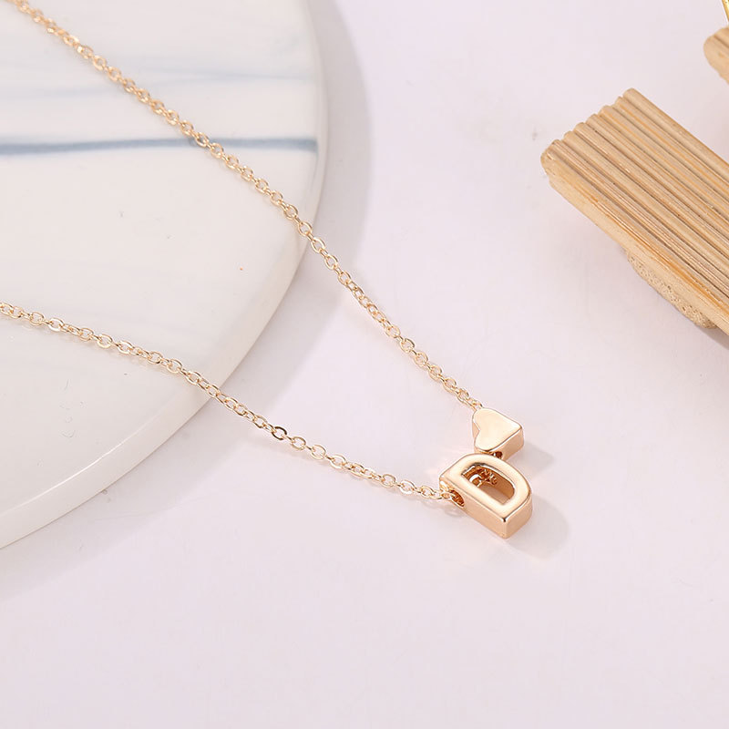 Fashionable love 26 English letters pendant necklace Creative versatile peach heart-shaped short clavicle chain