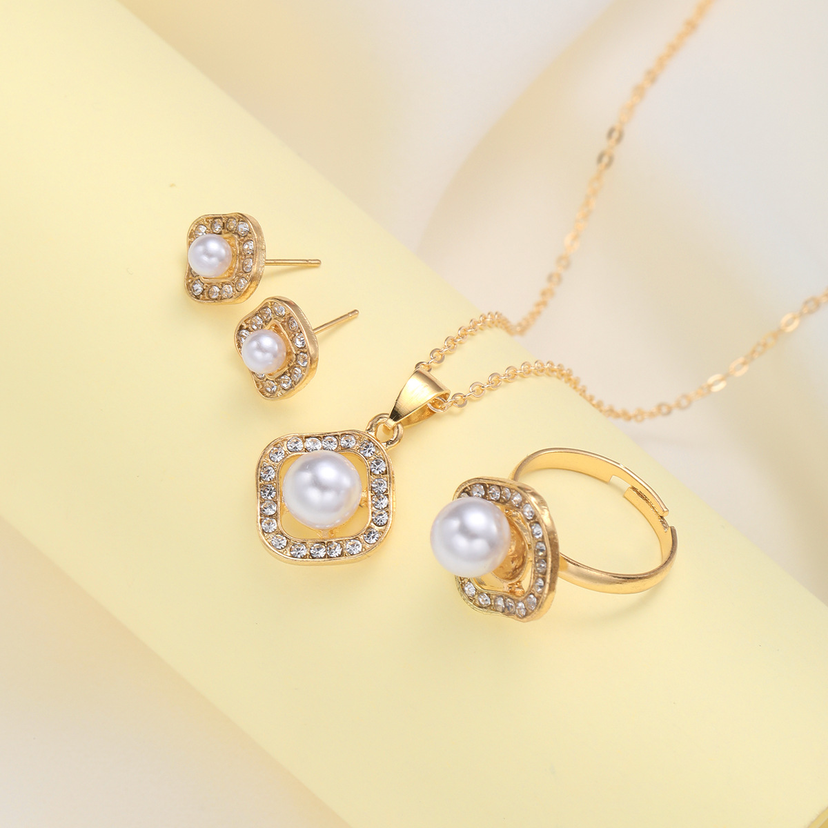 [Three-piece set] New fashionable high-end diamond-encrusted pearl square earrings ring necklace set three-piece set