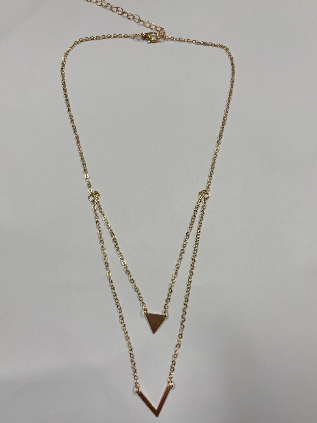 Simple And Elegant Geometric Triangle V-Shaped Double-Layer Pendant Necklace, Temperament Collarbone Chain