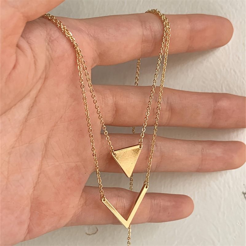 Simple And Elegant Geometric Triangle V-Shaped Double-Layer Pendant Necklace, Temperament Collarbone Chain