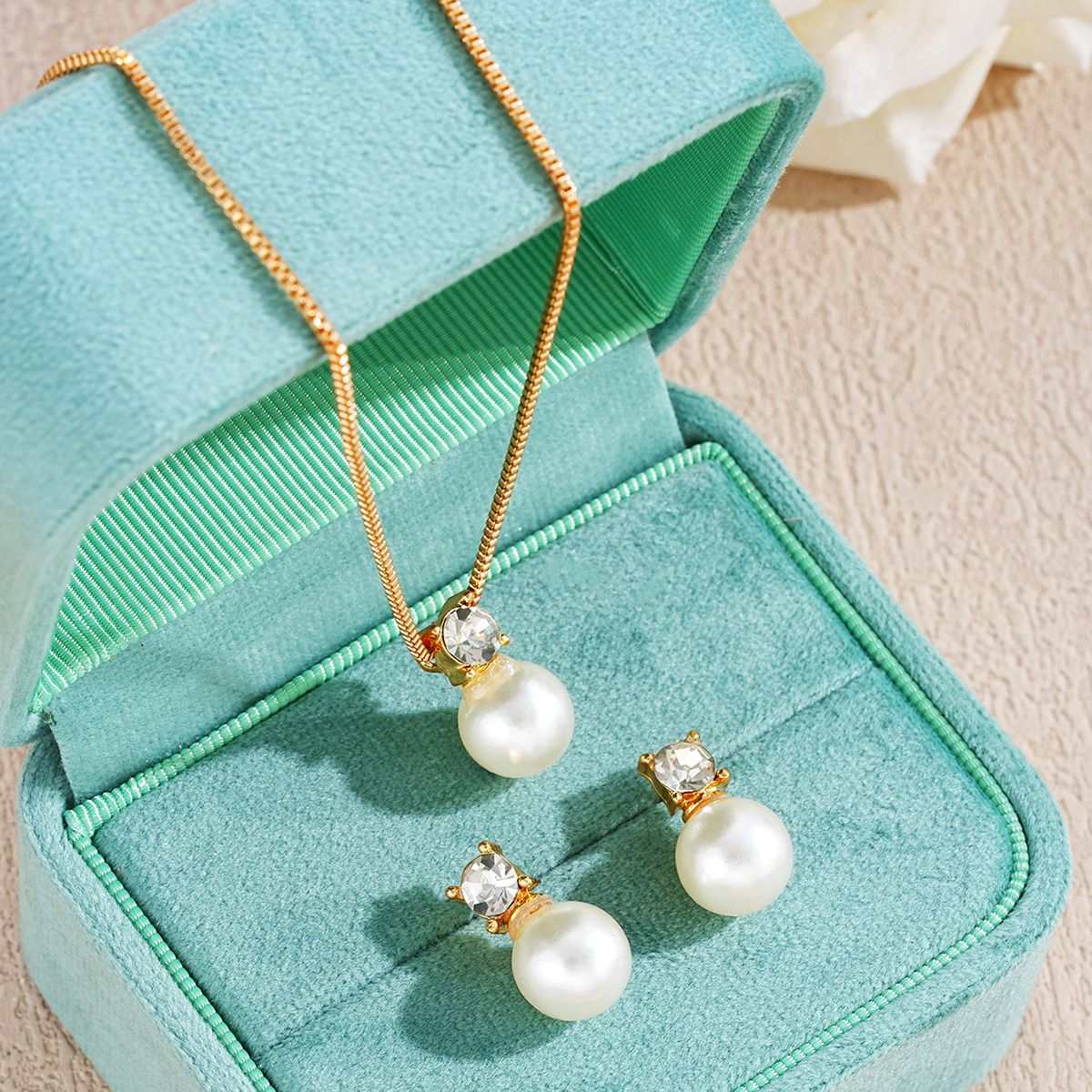 Light Luxury Zircon Pearl Earrings Necklace Collarbone Chain Set Women'S Fashion Versatile High-End Jewelry