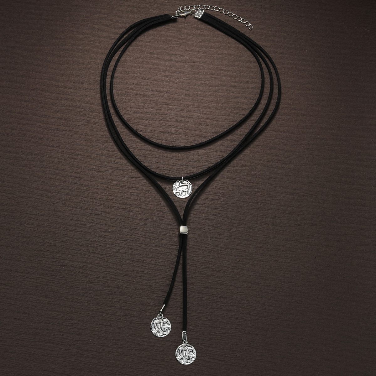 Stylish Antique Silver Disc Pendant Flannel Multi-Layer Adjustable Women'S Necklace Suitable For Commuting Vacation