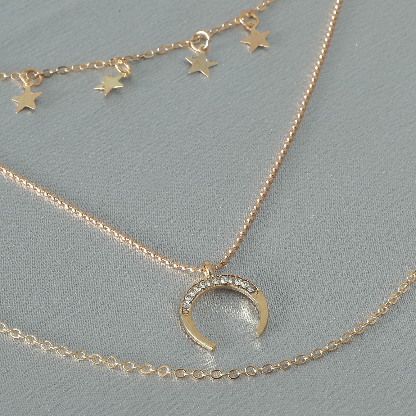 European And American Creative Design Crescent Moon Star Pendant Necklace Multi-Layer Collarbone Chain Star Moon Men'S And Women'S Necklace Spot