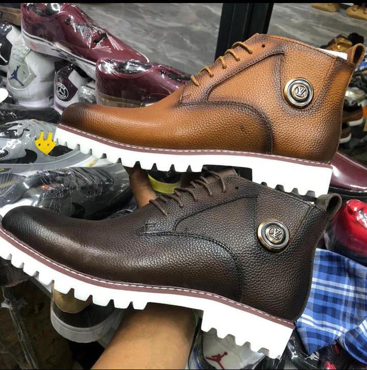 LIMITED OFFER!!! Men's Original Premium Leather Chelsea Boots, Official Casual High Top Timberland  Men's Shoes Rubber White Sole Boots