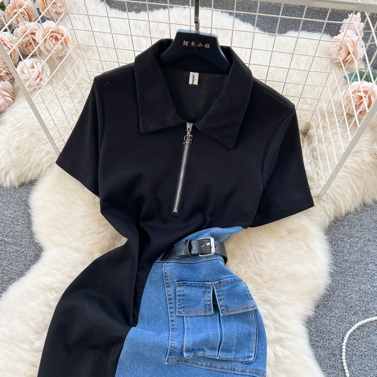 New product selection: Chic Hong Kong style retro denim skirt with women's design sense, contrasting color splicing, slim fit, medium to long short sleeved temperament dress