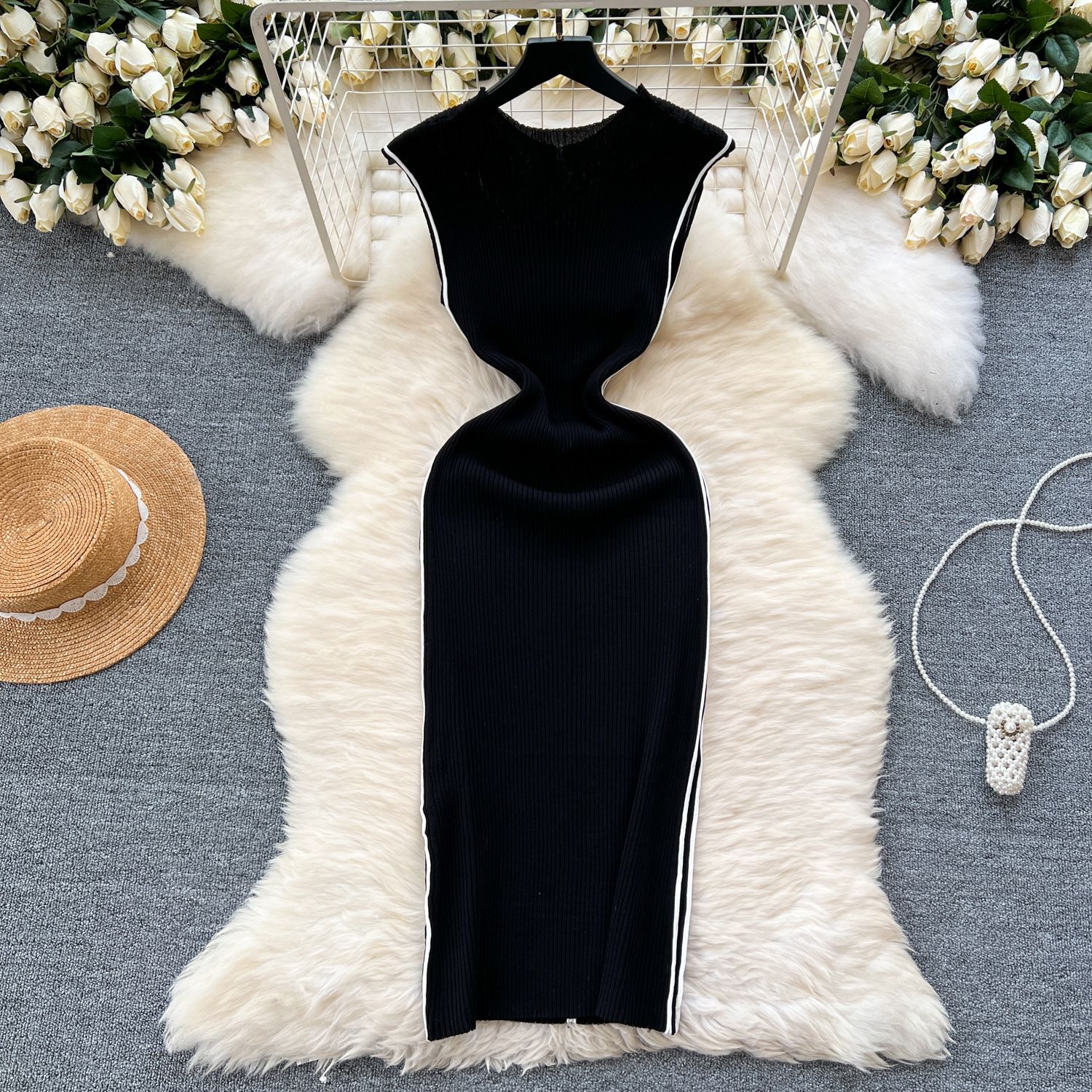 New Product Selection: Goddess Style High End Knitted Dress with Women's Design Sense, niche, slim fit, slimming temperament, contrasting color, hip hugging skirt